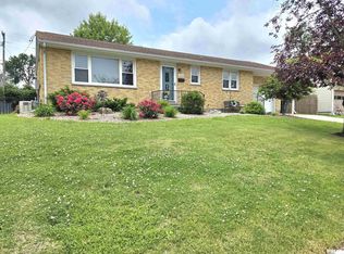 3304 Crestview Dr, Quincy, IL 62301