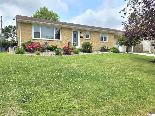 3304 Crestview Dr, Quincy, IL 62301