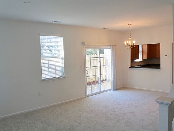 3rd image of 1431 Titchfield Dr