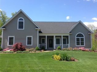 11 Town Line Dr, East Hampton, CT 06424