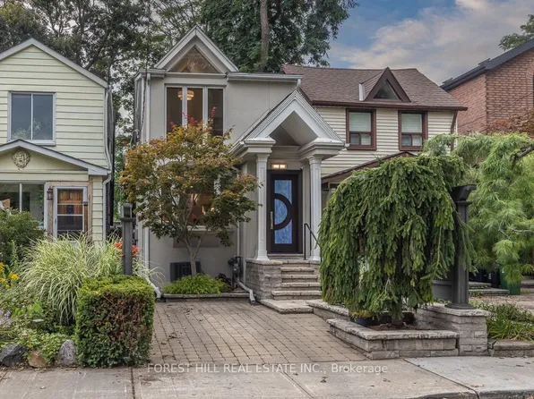 8 Wiley Ave, Toronto, ON M4J 3W4