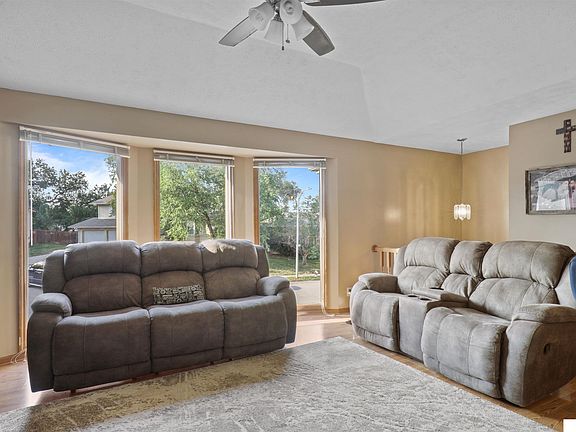 5th image of 13113 Emiline St