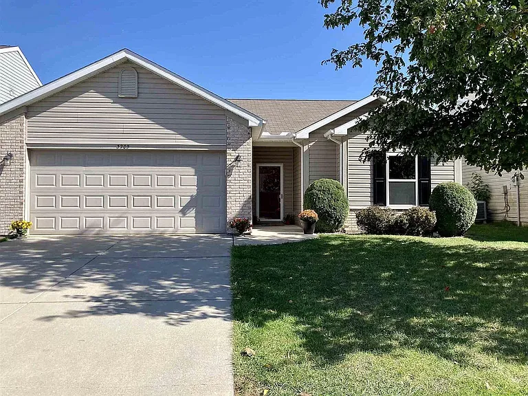 3205 Runyon Dr — Photo 1