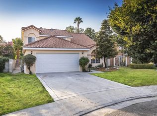 7825 Topeka Dr, Reseda, CA 91335