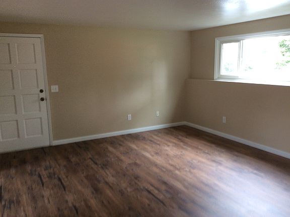 3rd image of 602 NW Gary St #600