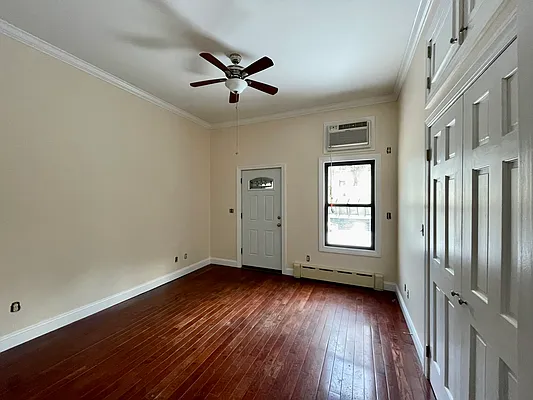 Rented by Oxford Property Group | media 9