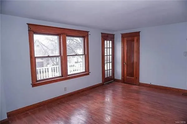 Building Photo - 122 Shepard Ave #2