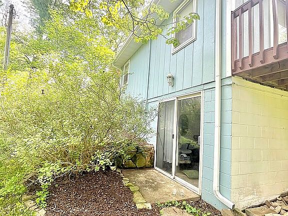 5th image of 1207 E Georgia St
