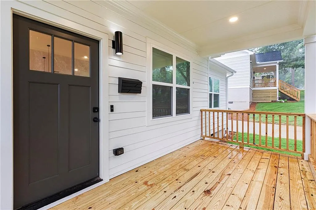 4 bed, 2.0 bath, 1310 sqft, $3,200 — Photo 3