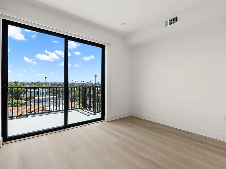 1808 Lincoln Blvd — Photo 10