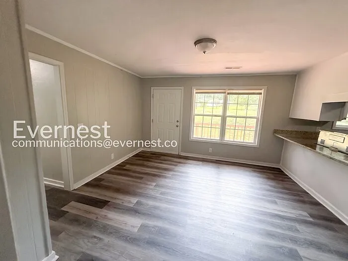 3318 Bonds Ave — Photo 6