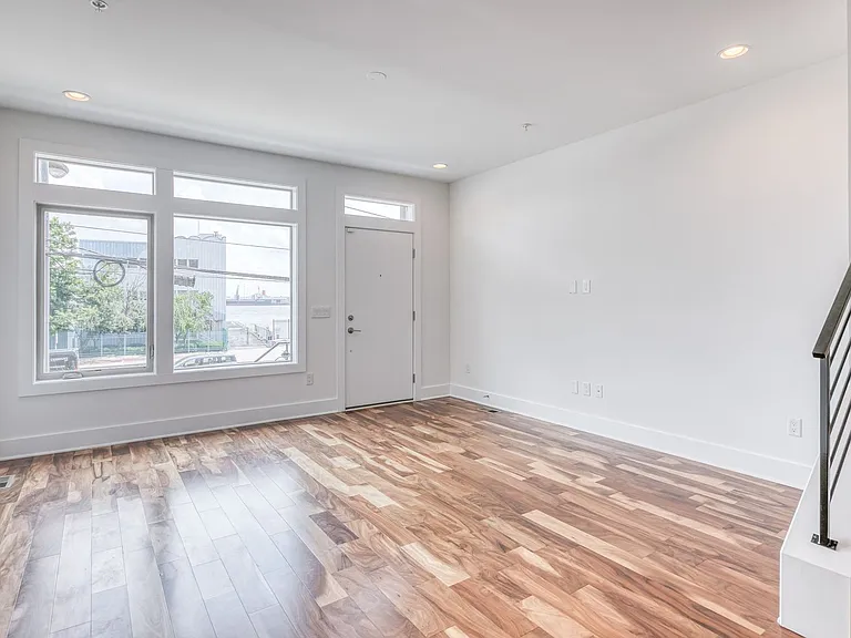 740 S Christopher Columbus Blvd #54 — Photo 6