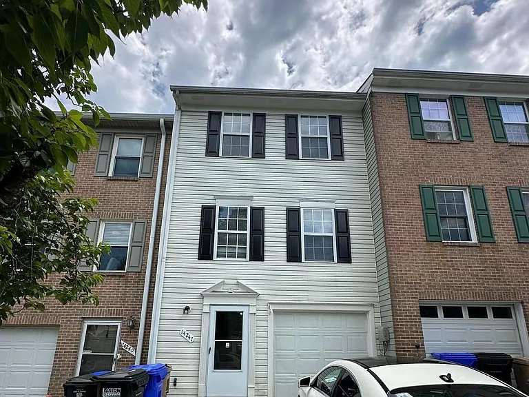 14247 Oxford Dr — Photo 1