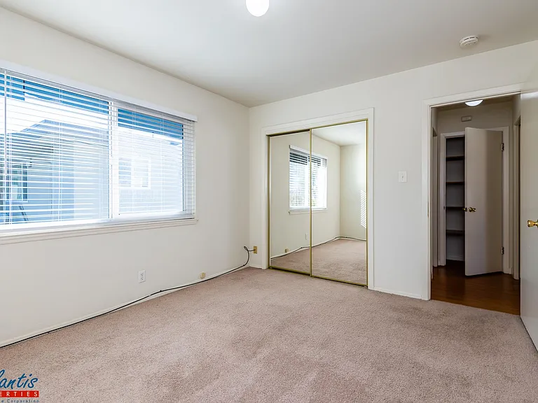 2386 Sutter Ave #6 — Photo 6