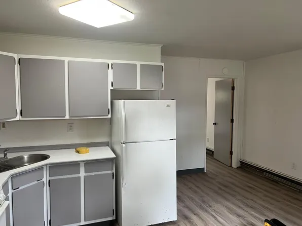 1081 Annapolis Rd #1, North Pole, AK 99705