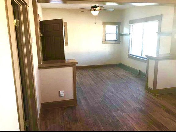 3rd image of 3310 E Yandell Dr