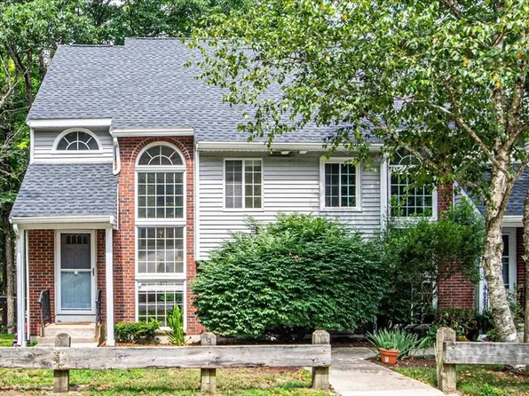 204 Tall Oaks Dr Unit A, Weymouth, MA 02190