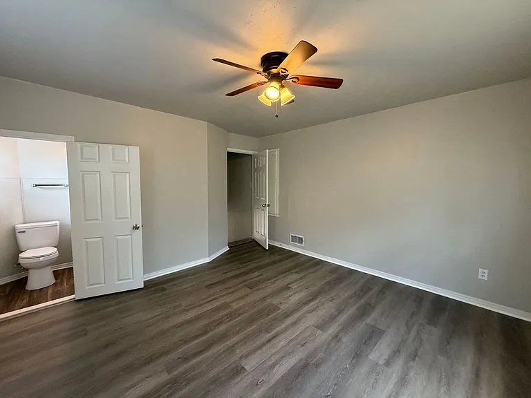 221 E Kerr Dr — Photo 12