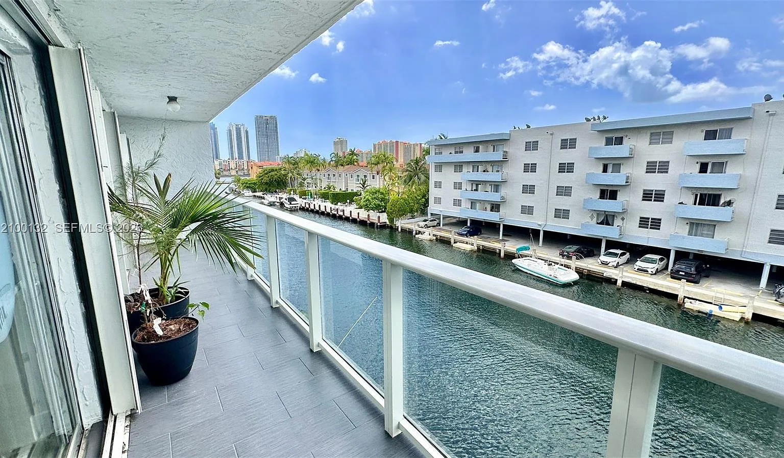 Waterpoint Condo — Photo 2