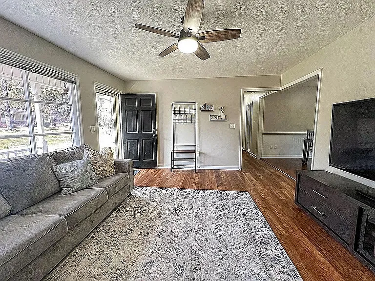 1237 Redeemer Dr — Photo 4