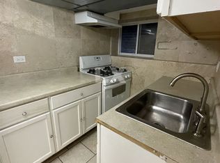 827 W Aldine Ave, Chicago, IL 60657