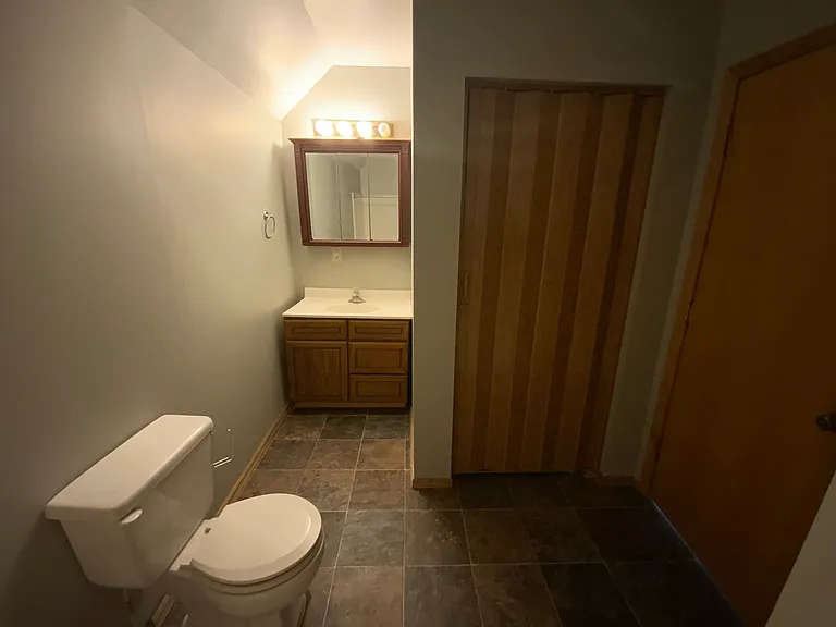 2 bed, 1.0 bath, $975 — Photo 5