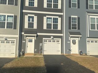 336 Avon Dr #263, Red Lion, PA 17356