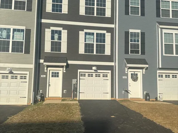 372 Avon Dr #281, Red Lion, PA 17356