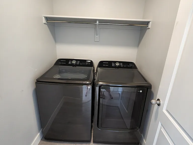 439 E Hill View Dr — Photo 44