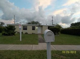 9990 SW 49th St, Miami, FL 33165