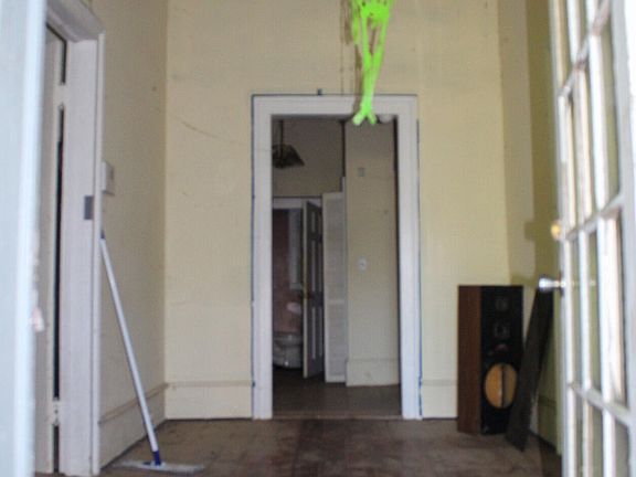 3rd image of 406 Jackson Ave