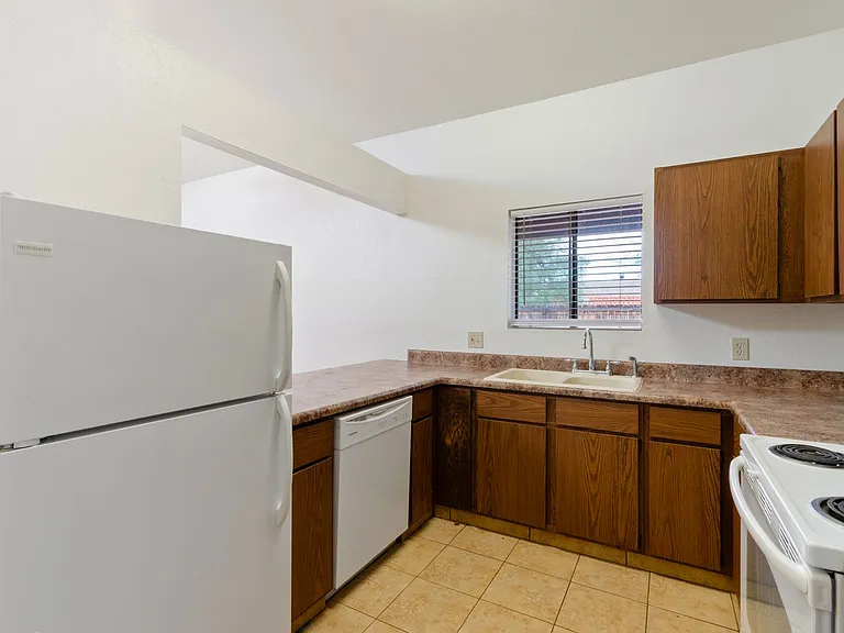 1109 E Water St — Photo 6