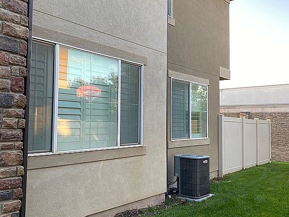 4th image of 1074 Allington Dr N