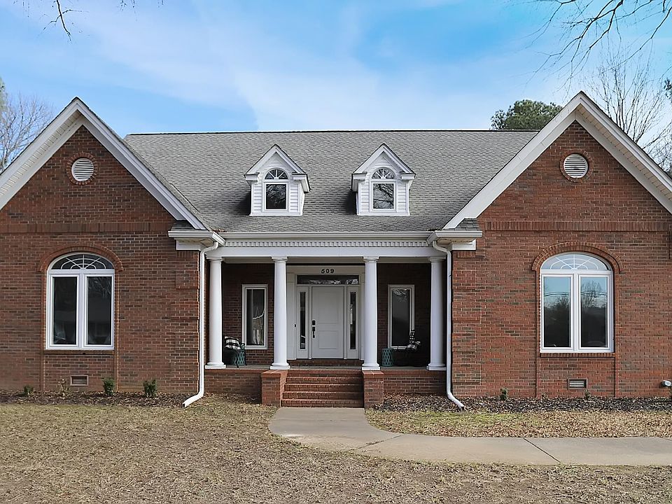 1st image of 509 Richardson St