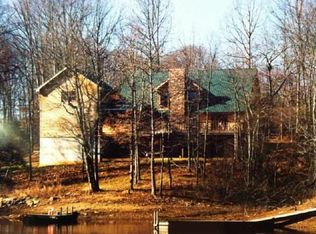 589 Lakeshore Cir, Hartwell, GA 30643