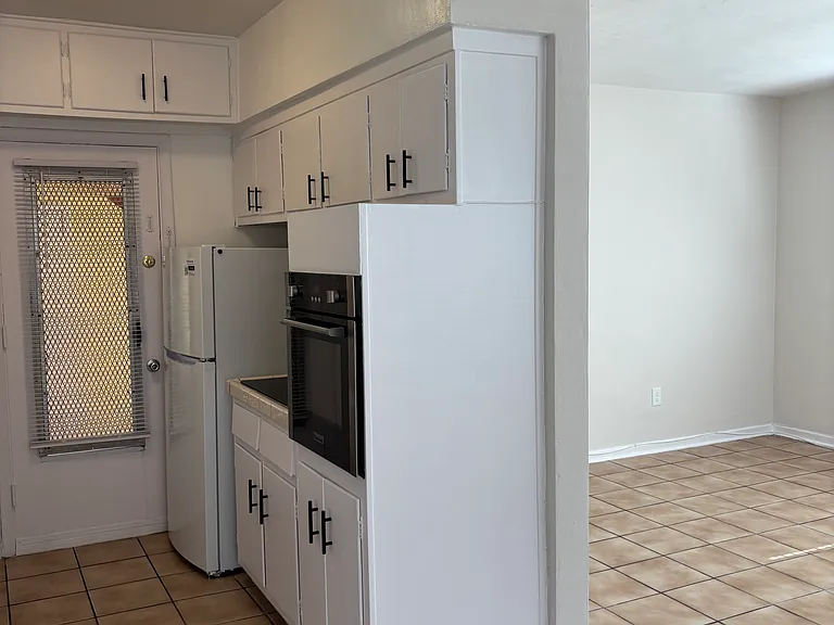 1258 Alhambra Cir #2 — Photo 9