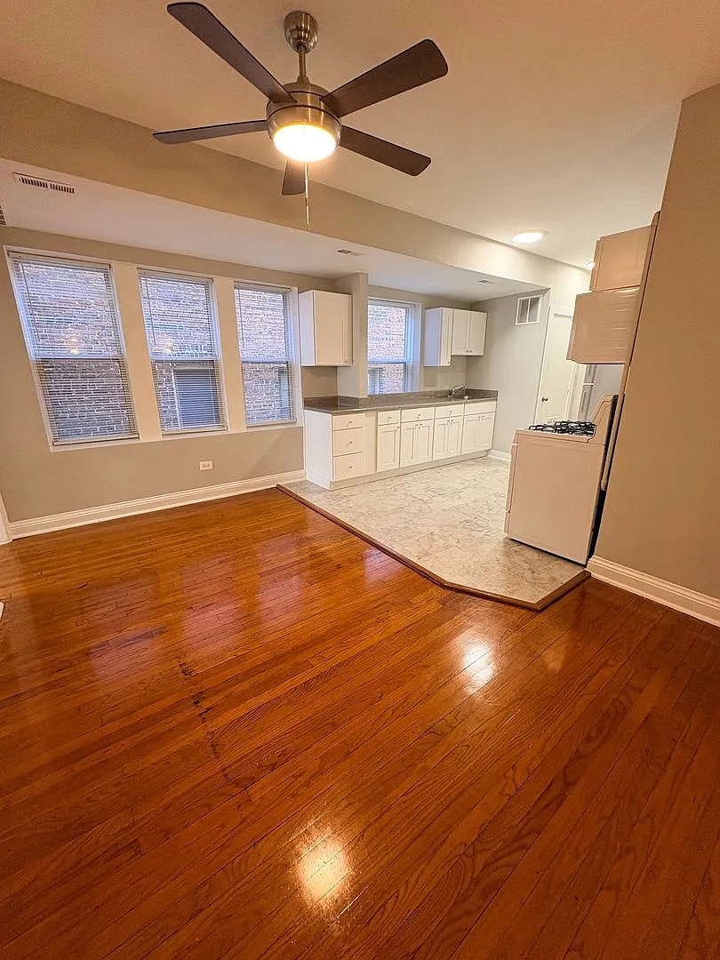 Pine St 310-314-MASTER — Photo 1