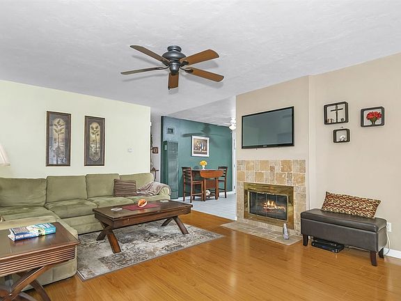 3rd image of 5043 Brillo St