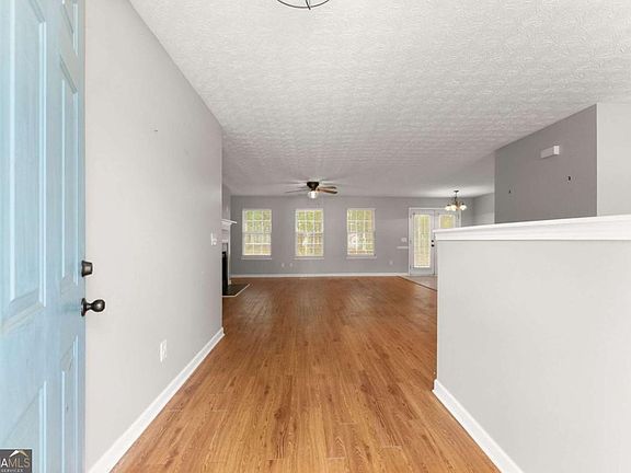 5th image of 216 Cane Ave SE