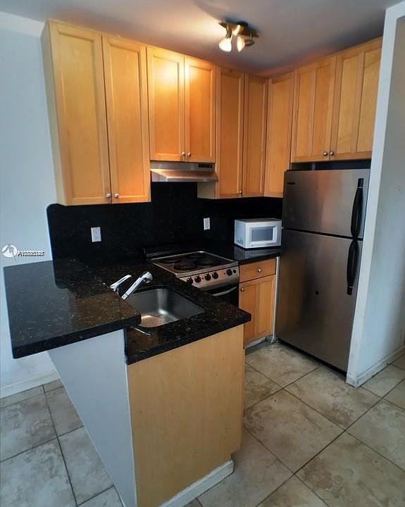 2nd image of 1000 7th St APT 1
