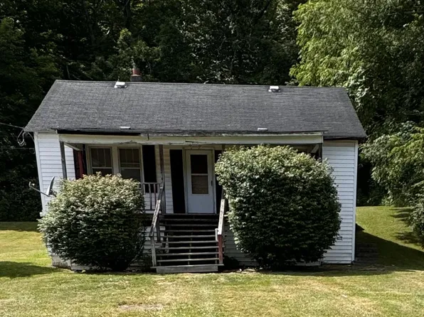 1396 Sewell St S, Rainelle, WV 25962