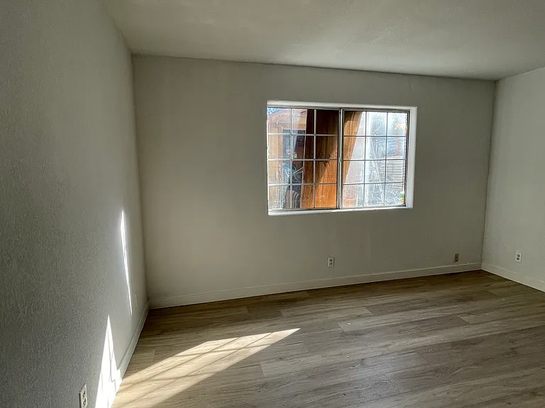5418 Almont St — Photo 11