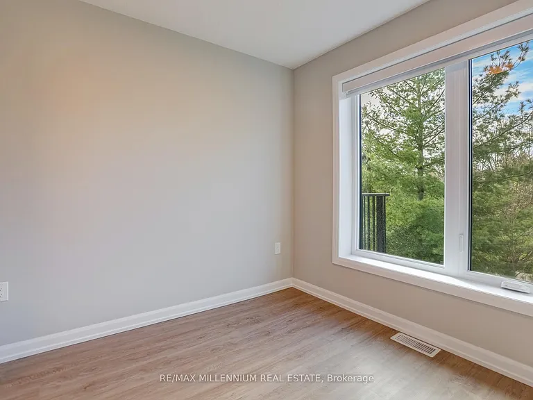 708 Woolwich St — Photo 27