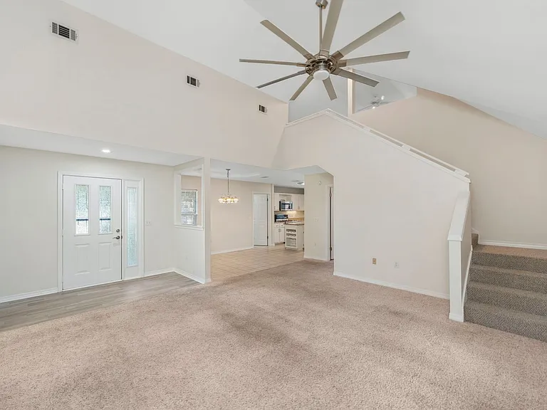 305 Parkwood Pl — Photo 7