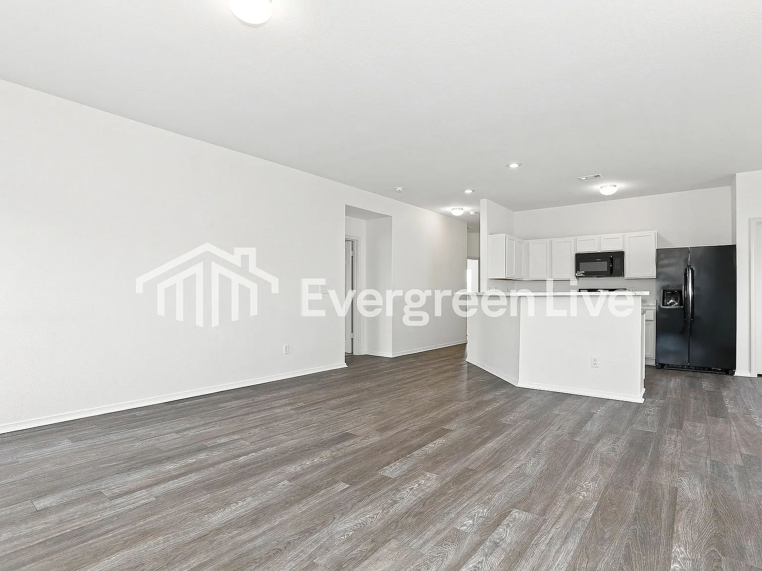 3 bed, 2.0 bath, 1480 sqft, $1,495 — Photo 2