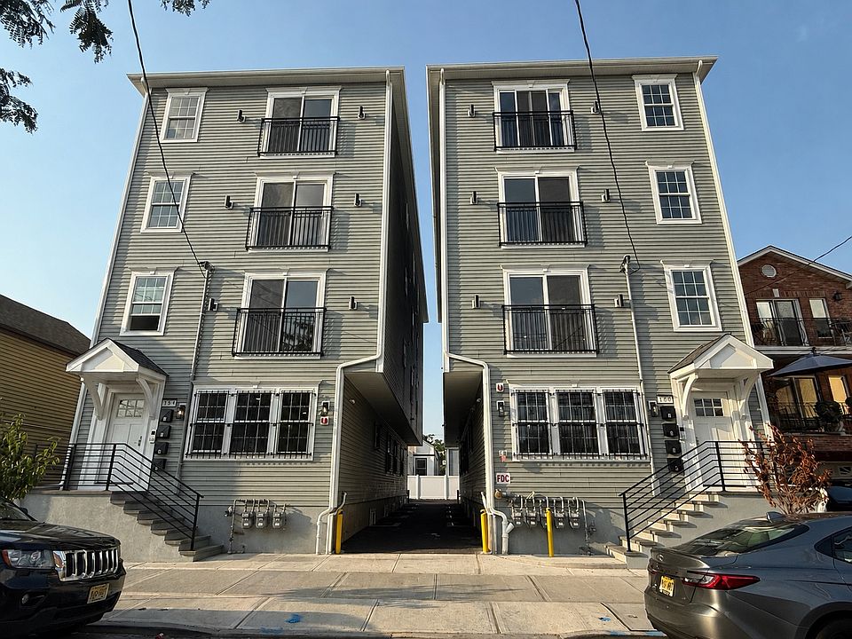 1st image of 158-160 Oliver St #2