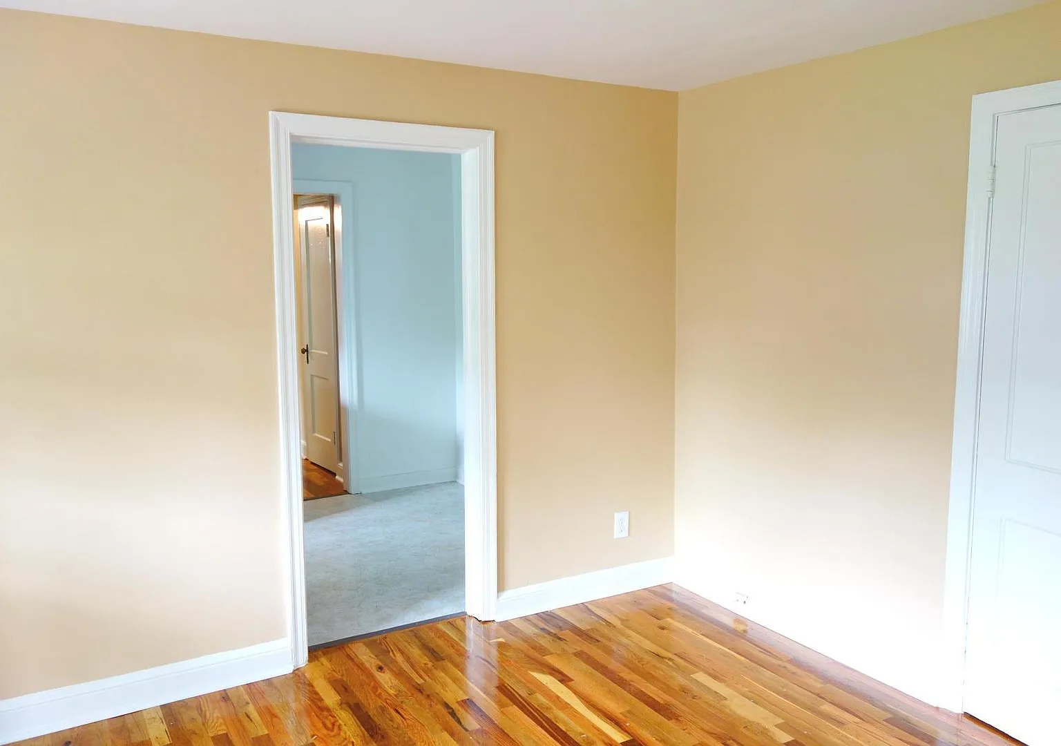 8210 Greenwood Avenue D&G Properties Llc — Photo 2