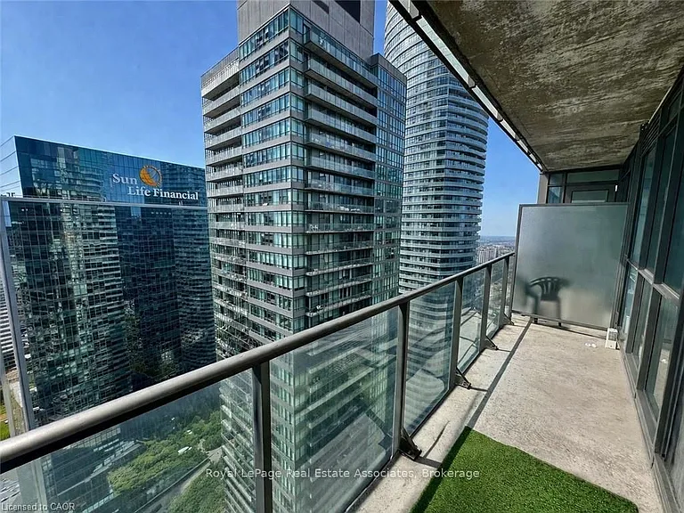 65 Bremner Blvd #4211 — Photo 9
