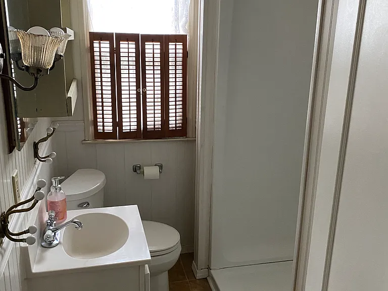 955 Mann Ave #1 — Photo 9