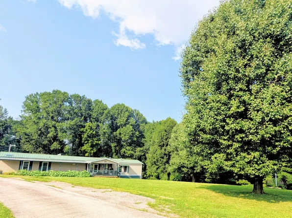 760 E Everton Rd, Connersville, IN 47331